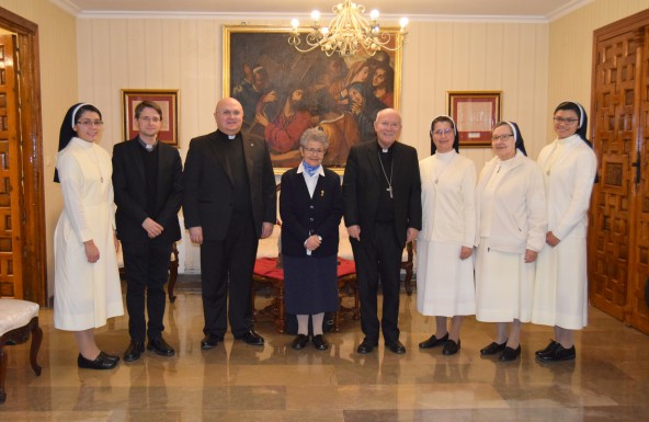 El Obispo y las Hermanas Mercedarias del Santísimo Sacramento firman un convenio de colaboración