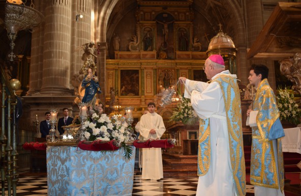 El Obispo preside la solemnidad de la Inmaculada en la Catedral de Jaén