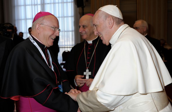 El Obispo de Jaén anima a los fieles a rezar por el Papa por su completo restablecimiento