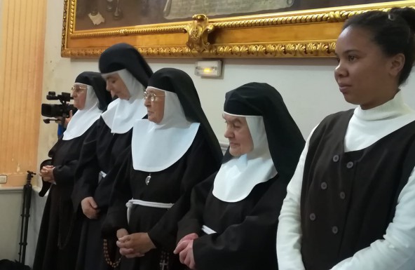 La  Hermana Bernardette realiza su profesión religiosa temporal en el monasterio de Santa Clara de Alcaudete