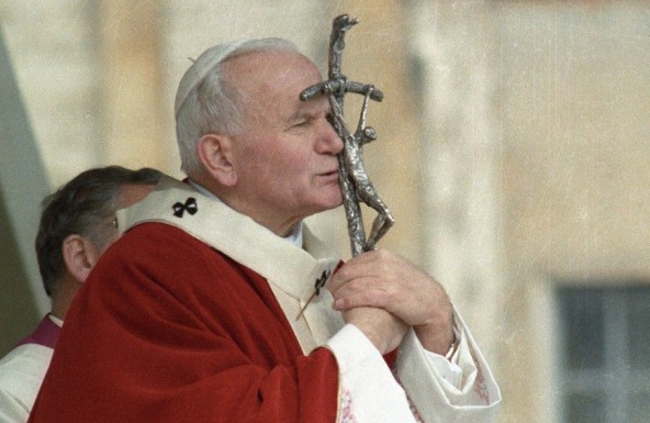 Hoy se cumplen 100 años del nacimiento de San Juan Pablo II