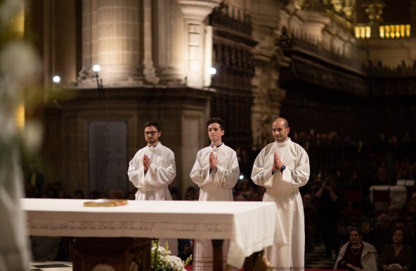 El Obispo ordenará mañana a tres nuevos sacerdotes en la Catedral de Jaén