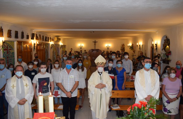 Santa María del Valle acoge la Confirmación de 15 fieles