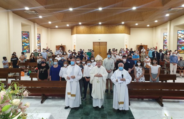 Una decena de adolescentes reciben el Sacramento de la Confirmación en la parroquia de Santiago Apóstol de Jaén