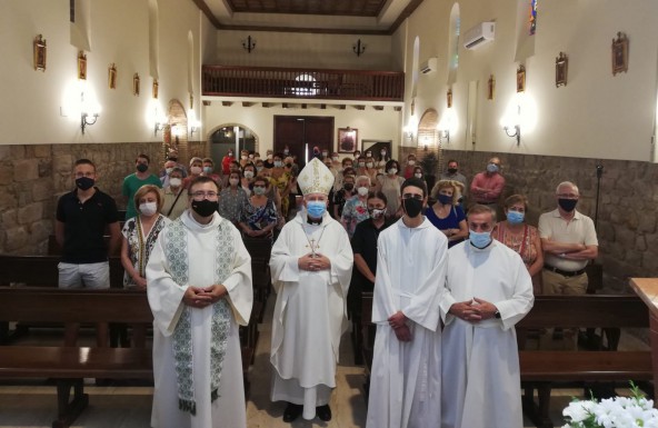 Don Amadeo preside la Eucaristía en acción de gracias por el 50 aniversario de La Santa Cruz de Linares