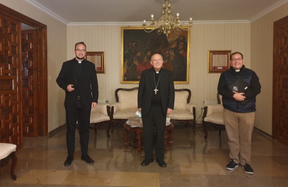 Monseñor Rodríguez Magro se reúne con los con los responsables de la pastoral juvenil y vocacional de nuestra Diócesis