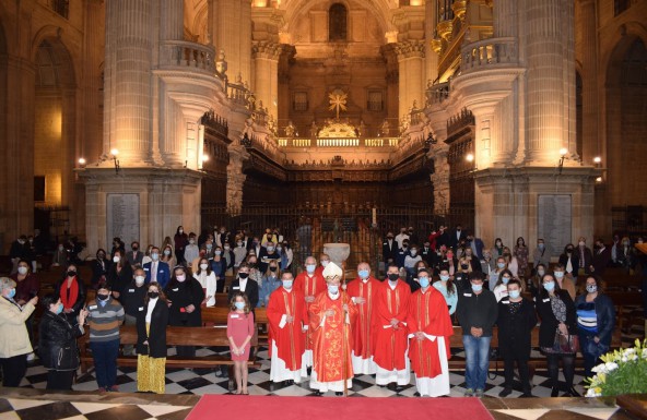 50 fieles de Jaén reciben el Sacramento de la Confirmación en la Catedral de Jaén