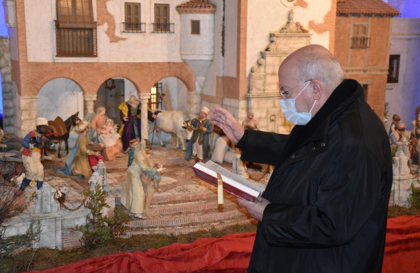 El Obispo bendice el Belén de la Fundación Caja Rural que estará expuesto en la Catedral hasta el día 5 de enero