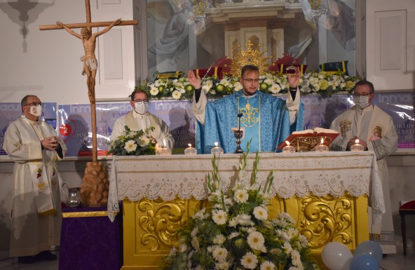 Más de 300 jóvenes participan en la peregrinación y Vigila diocesana de la Inmaculada, bajo el manto de la Virgen de la Fuensanta