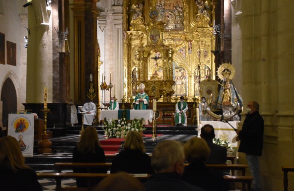 Monseñor Rodríguez Magro pide a la Virgen de la Capilla el fin de la pandemia, en una Eucaristía de rogativas