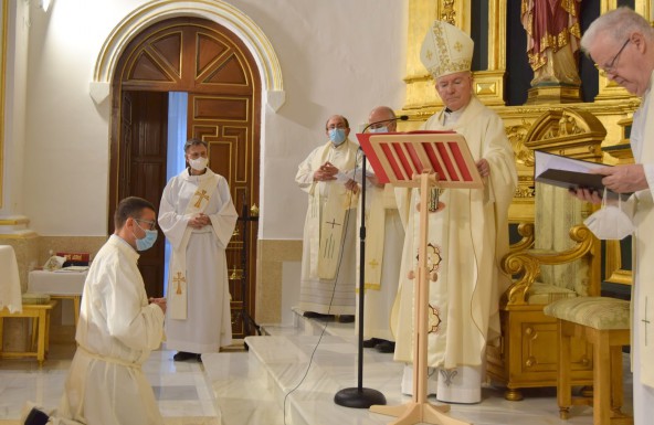 Santa María de Andújar acoge la ordenación como diácono permanente de Francisco José  Cano de Haro