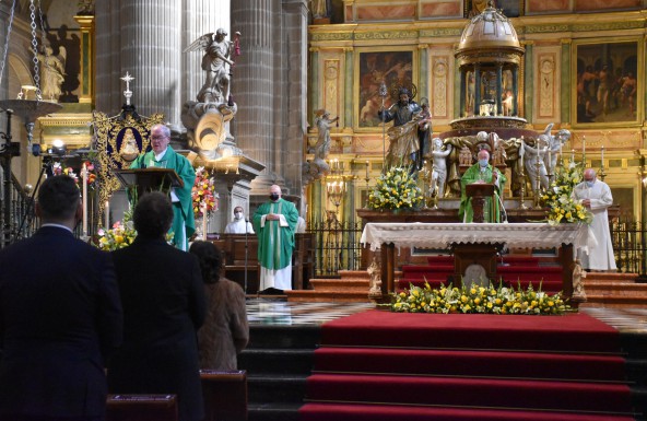El Obispo preside una Eucaristía conmemorativa a la peregrinación de la Hermandad del Rocío de Jaén a la aldea almonteña