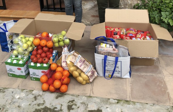 El Grupo Parroquial de la Sagrada Lanzada dona 90 kilos de alimentos al Convento de las Clarisas de Jaén