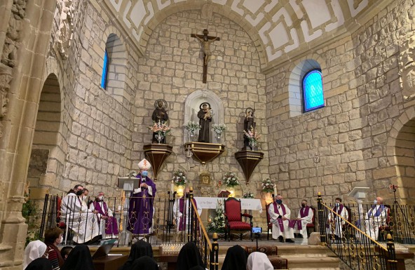 El Obispo preside la Eucaristía de acción de gracias por las obras en el convento de San Antonio de Baeza