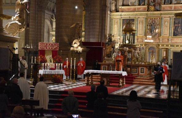 El Obispo presidió, el Viernes de Dolores, el último día del Triduo en honor al Santo Rostro