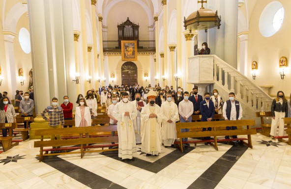 El Obispo administra el Sacramento de la Confirmación a 36 fieles en Porcuna