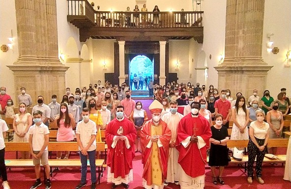 La parroquia de La Guardia vive un nuevo Pentecostés con la confirmación de 40 fieles