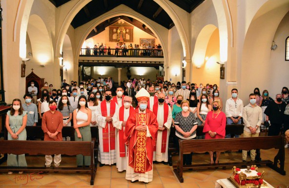 Don Amadeo confirma a 41 jóvenes en la parroquia de La Asunción de Ntra. Sra. de Siles