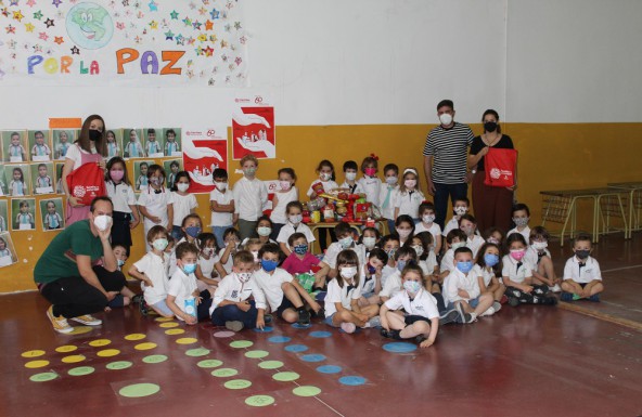 Actividad solidaria de alumnos del “Andrés de Vandelvira” a beneficio de Cáritas – Diocesana de Jaén