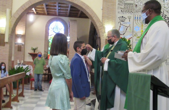 Se confirman 31 jóvenes de la parroquia de La Encarnación de Pozo Alcón