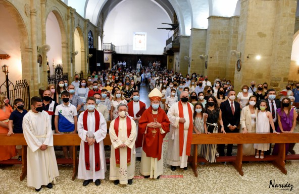 Don Amadeo confirma en la fe a 44 jóvenes y adultos de la parroquia de Santa María del Alcázar y San Andrés Apóstol de Baeza