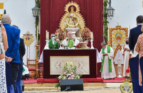 Canal Sur retransmite la Santa Misa desde el Santuario de Alharilla en el aniversario de su coronación canónica