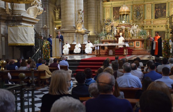 Monseñor Rodríguez Magro preside la Eucaristía en la Solemnidad de la Dedicación de la Catedral y la Jornada Mundial de las Misiones