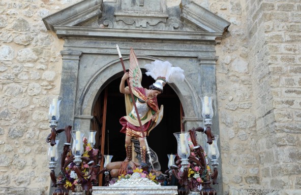 San Miguel abre el camino de la vuelta al culto público en Torredelcampo