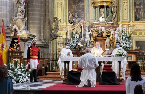 Don Amadeo preside la Eucaristía en honor a la Virgen del Pilar, patrona de la Guardia Civil