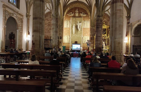 Primera asamblea del Sínodo en las parroquias de Bailén