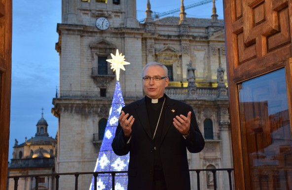 Monseñor Chico Martínez felicita a los jienenses en su primera Navidad como Obispo de la Diócesis