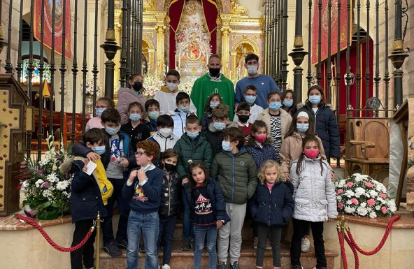La parroquia de Villargordo celebra una jornada con los niños de Primera Comunión en el Santuario de la Virgen de la Cabeza