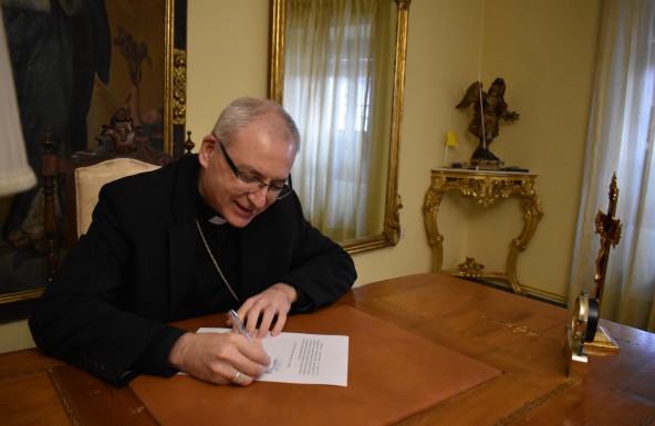 El Obispo erige el Instituto Teológico San Eufrasio