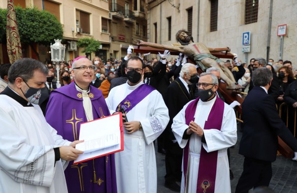 Don Sebastián participa en la procesión rogativa de la Virgen de la Fuensanta por las calles de Murcia