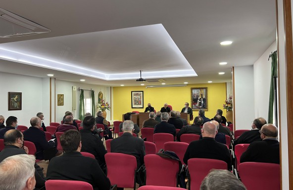 Encuentro de sacerdotes con el Obispo en la Casa de Espiritualidad de la Yedra