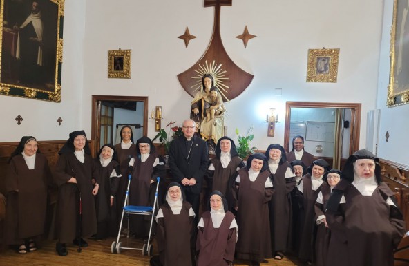 Don Sebastián celebra su tercer aniversario de ordenación episcopal con las Carmelitas