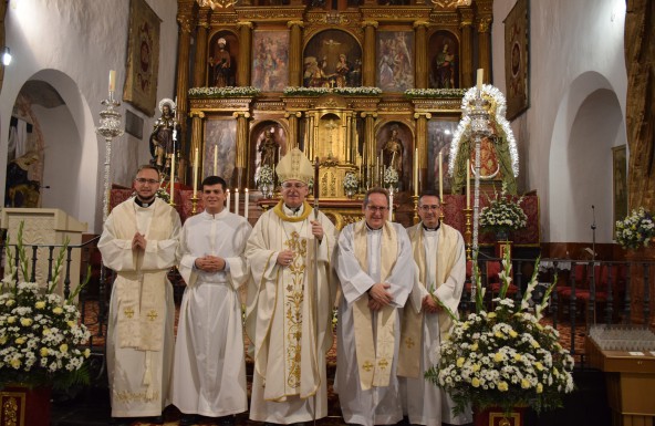 Fernando Ruano recibe la admisión a órdenes en su parroquia de Arjonilla