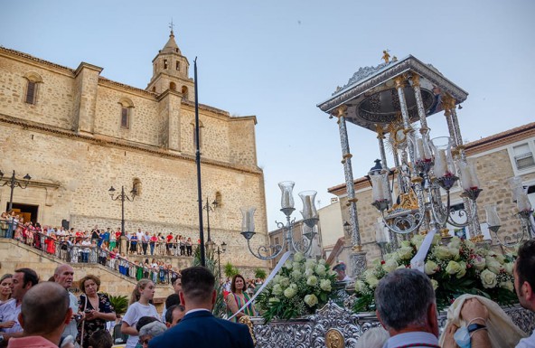 Villacarrillo celebra con solemnidad la festividad del Corpus Christi