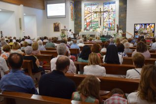La parroquia de Santiago Apóstol celebra su XVII aniversario y la bendición de sus renovadas dependencias