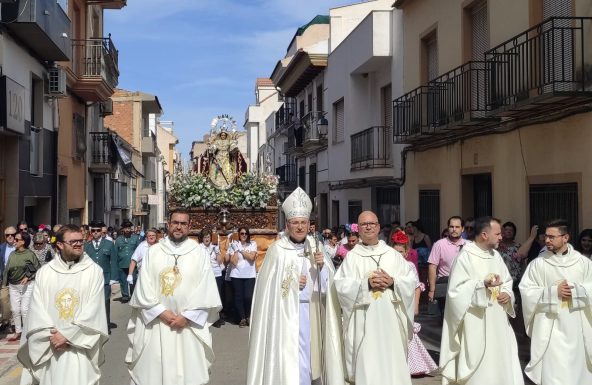 El Obispo preside la Solemnidad de la Virgen del Rosario, en su primera visita a Mancha Real