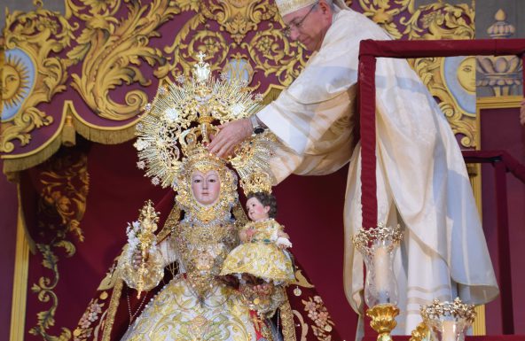 Iglesia en Jaén 681: «Santísima Virgen: coronada de gloria y dignidad»