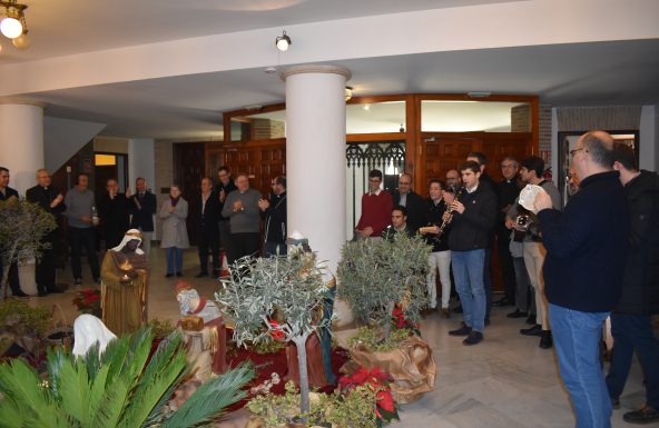 <strong>Los seminaristas llevan la alegría de Navidad por las calles de Jaén</strong>