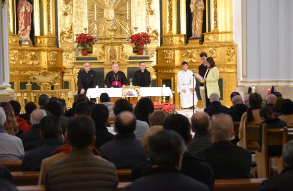 Los jóvenes felicitan la Navidad al Obispo, en nombre de toda la Diócesis