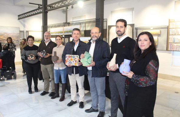 El Colegio de Arquitectos acoge un Mercadillo Navideño de artesanía a beneficio de Cáritas