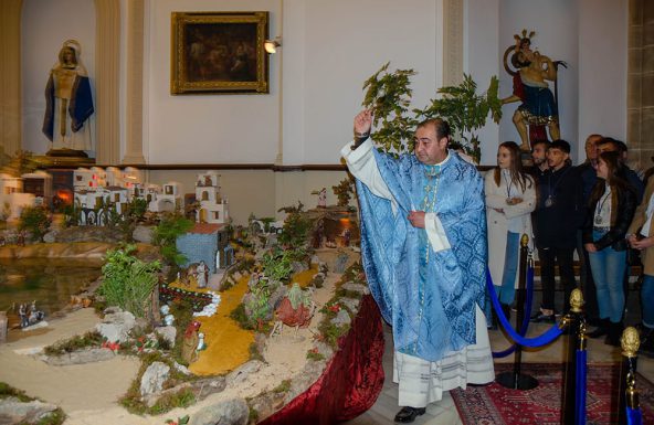 Bendición del Belén y de los Niños Jesús en la parroquia de  la Asunción de Villacarrillo