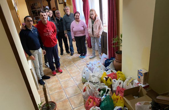 Pro Cofradía de la Virgen de la Cabeza de Pegalajar entrega más de 200 kilos de alimentos al Hogar Santa Clara
