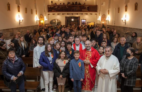Confirmaciones de fieles de la Santa Cruz  y el Buen Pastora de Linares