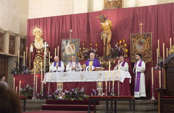 Monseñor Chico Martínez preside la fiesta principal de la Cofradía de la Columna de Úbeda