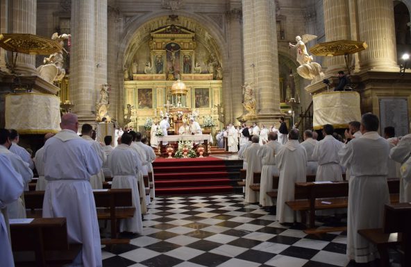 El presbiterio diocesano llamado a renovar sus promesas, junto al Obispo, en la Misa Crismal