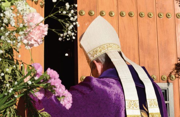 Iglesia en Jaén 688. «Ésta es la puerta del Señor: por ella entramos para obtener misericordia y perdón»